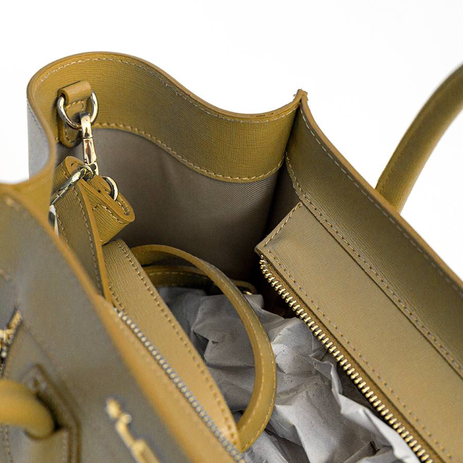 Laura Di Maggio ALIA – Borsa a trapezio in pelle saffiano senape Qualità