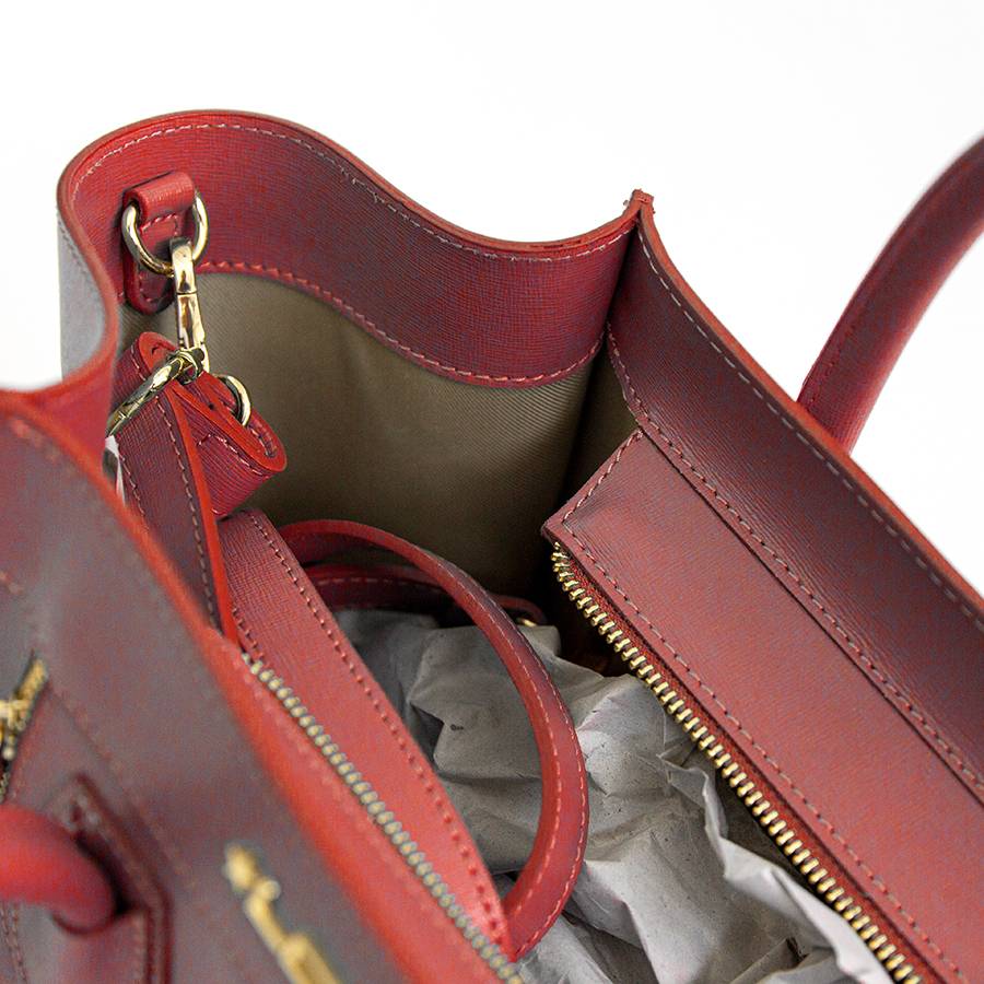 Laura Di Maggio ALIA – Borsa a trapezio in pelle saffiano corallo Pezzi Unici