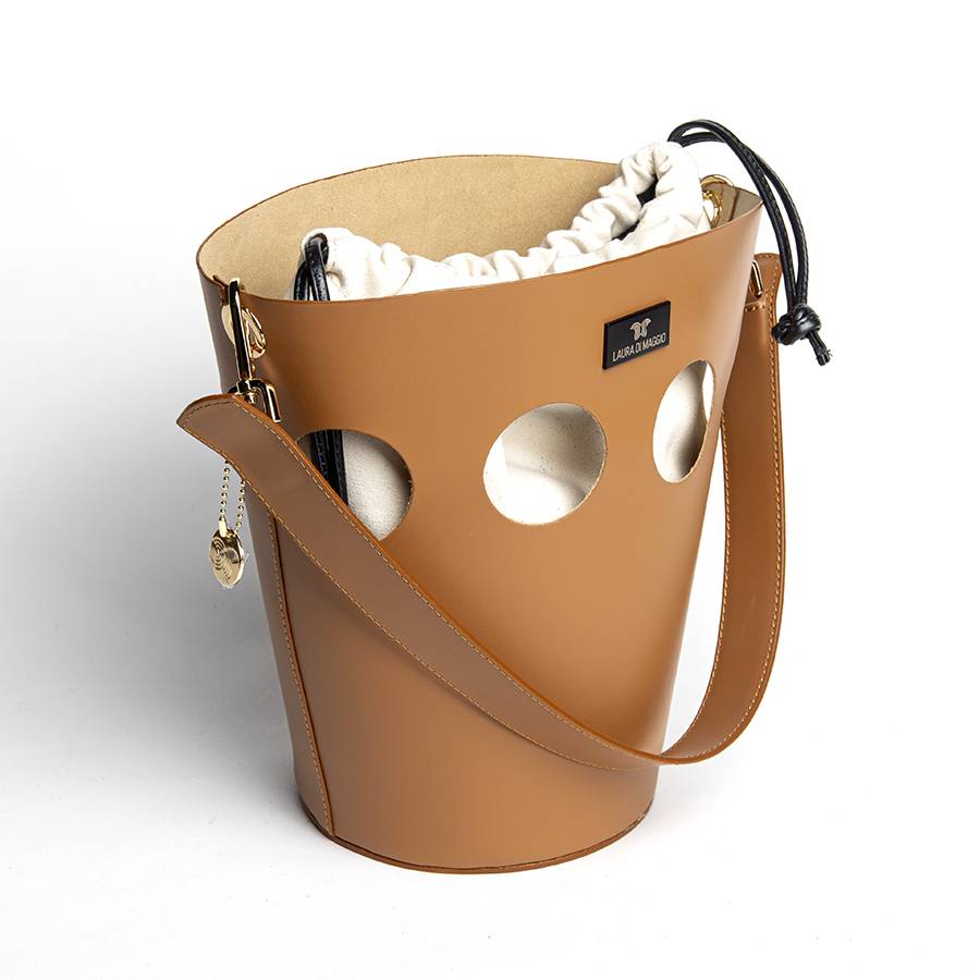 Laura Di Maggio NOAH BUCKET – Borsa in pelle elegant traforata cuoio Saldi Di Fabbrica
