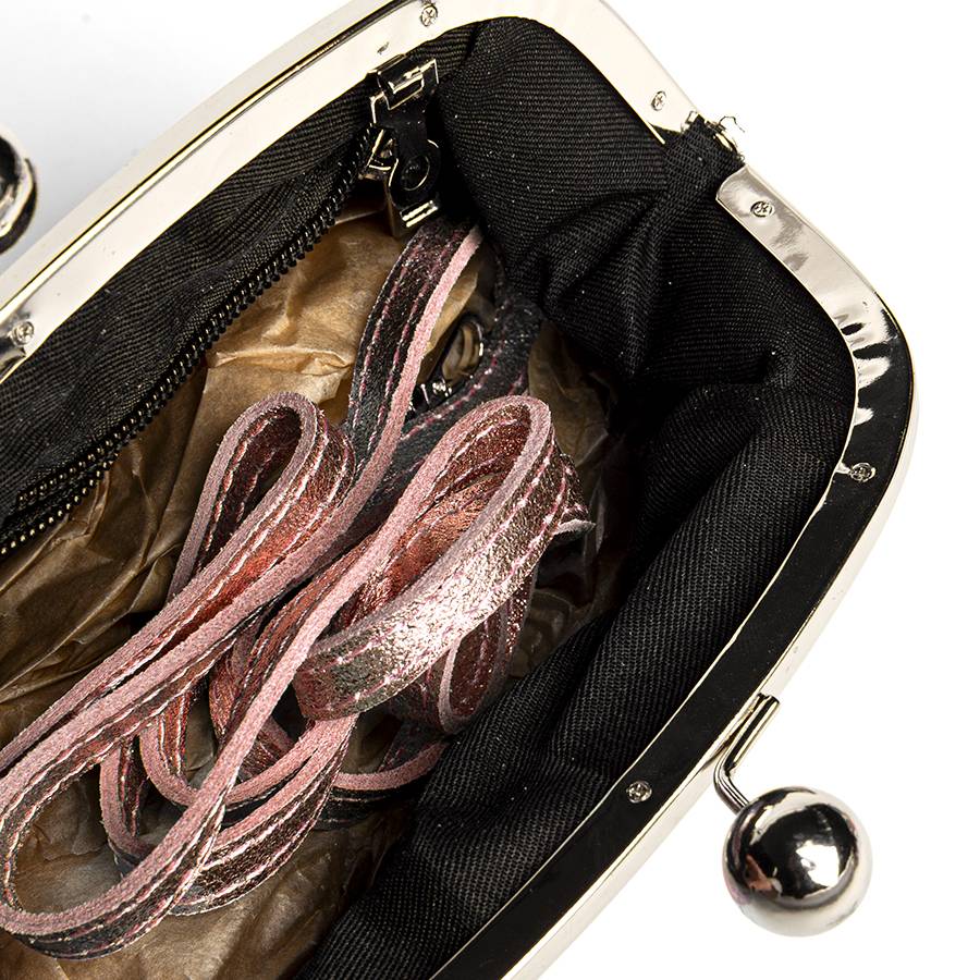 Laura Di Maggio CLUTCH – borsetta in pelle laminata cipria Vendita Economica