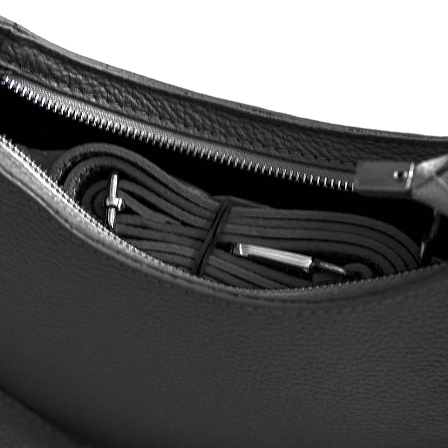 Laura Di Maggio PIMPI – mezzaluna con manico in catena in pelle nera Vendite Flash