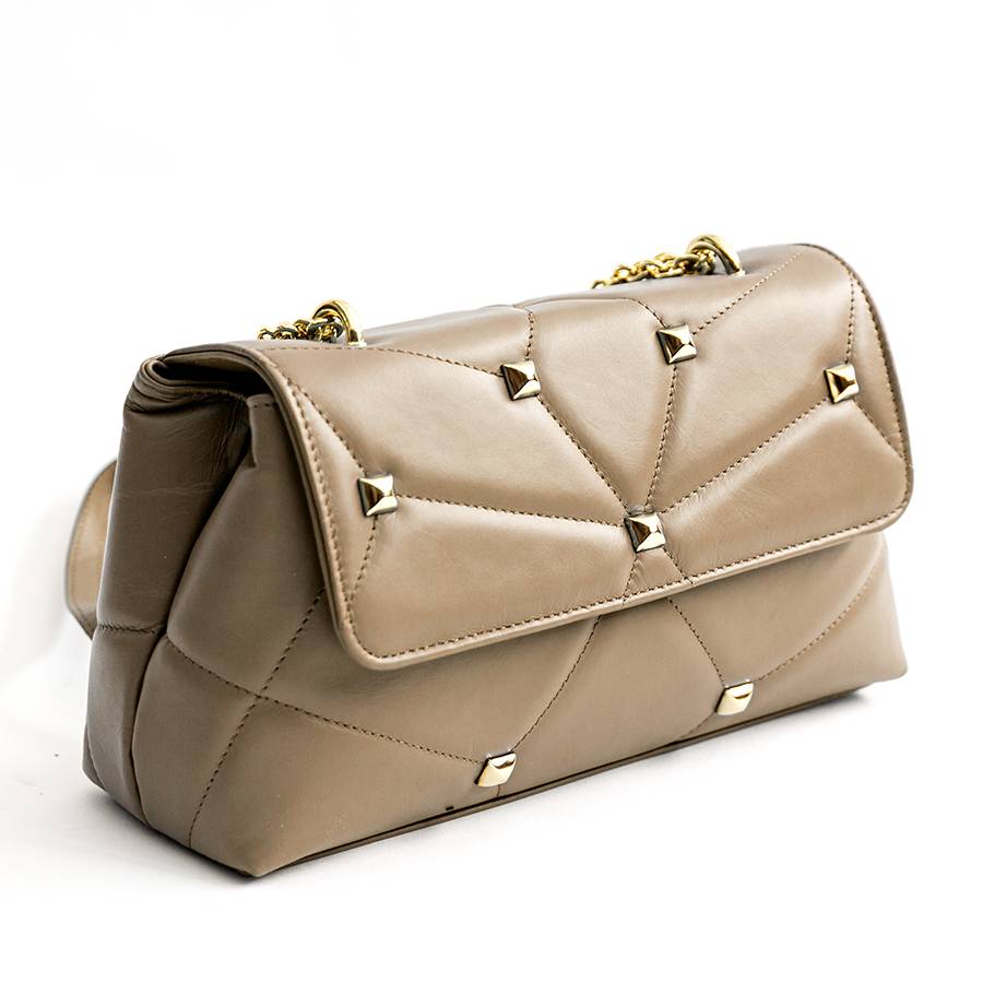Laura Di Maggio MUSA – borsa in pelle nappa trapuntata con borchie taupe Moda