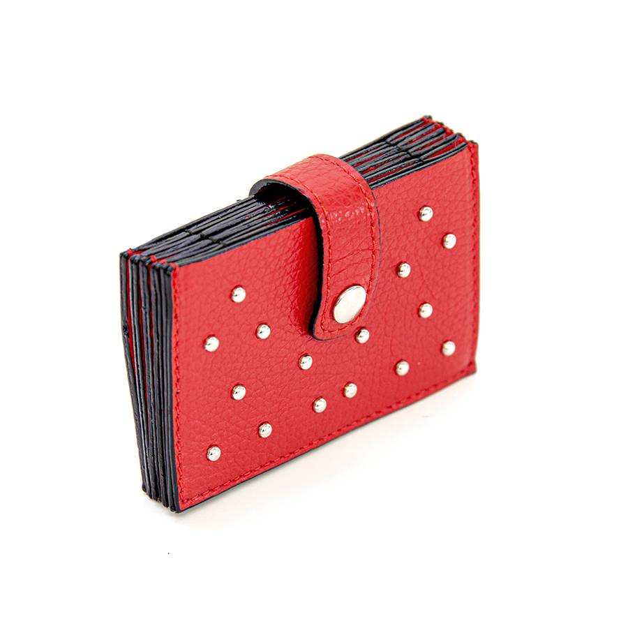 Laura Di Maggio CREDIT CARD – credit card rosso con borchie Ritorno libero