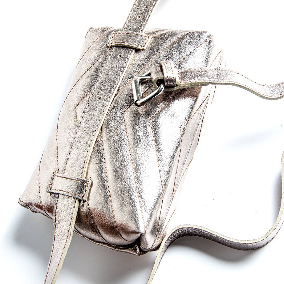 Laura Di Maggio VEGA – marsupio laminato a trapunta bronzo Only for today