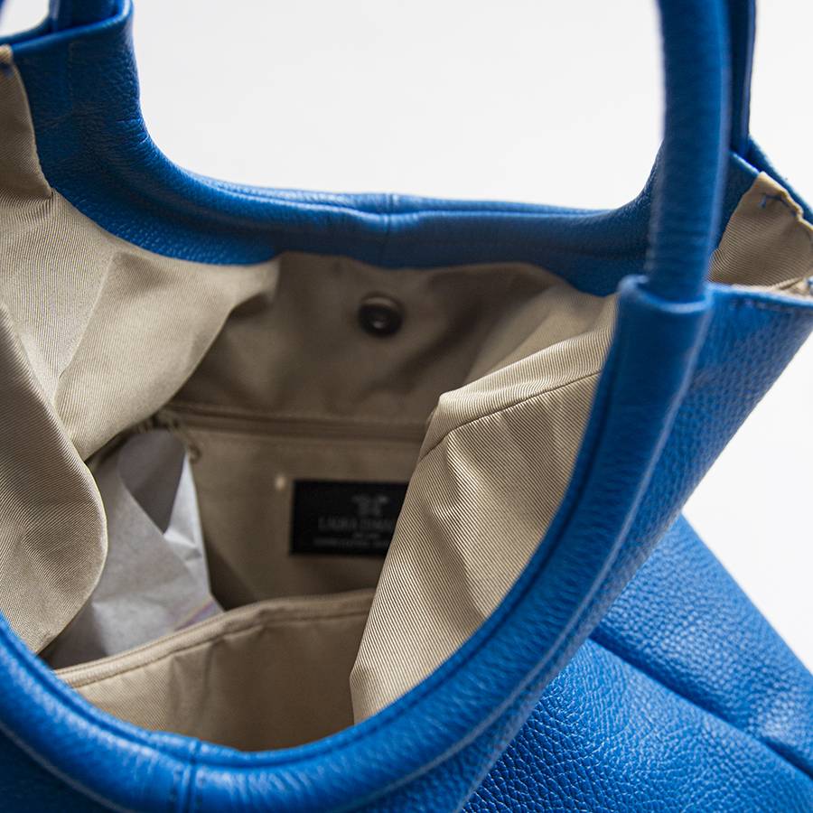 Laura Di Maggio INDIA – Maxi borsa con manico tondo in pelle blu 50% di sconto per tempo limitato