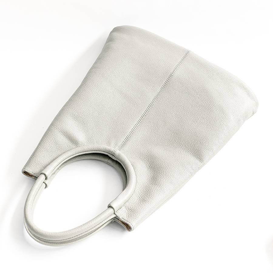 Laura Di Maggio INDIA – Maxi borsa con manico tondo in pelle latte 2025