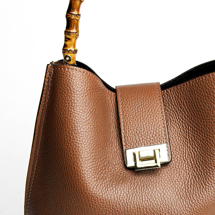Laura Di Maggio SOHO – secchiello in pelle cuoio con manici in bamboo Comprane uno, ottenene uno gratis