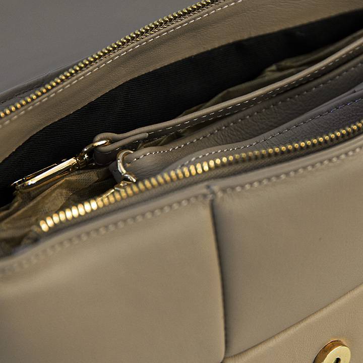 Laura Di Maggio DOLCE – Borsa in nappa trapuntata taupe Sconti questo mese