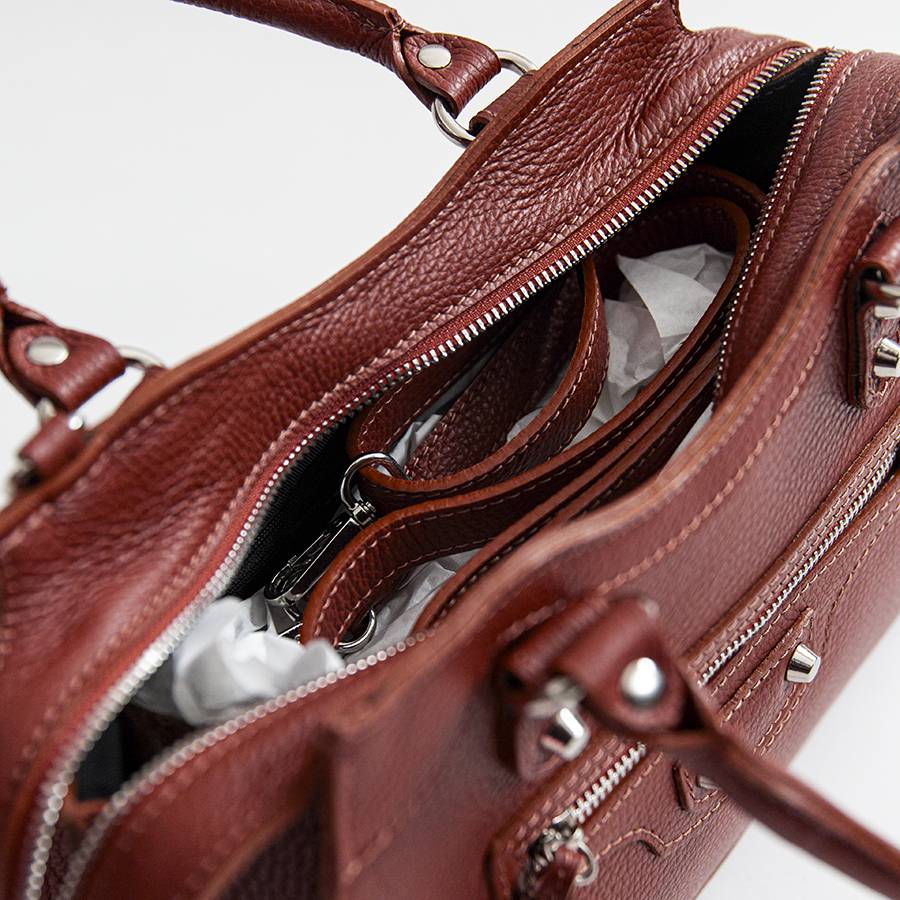 Laura Di Maggio BARCELLONA – bauletto in pelle rubino Negozio