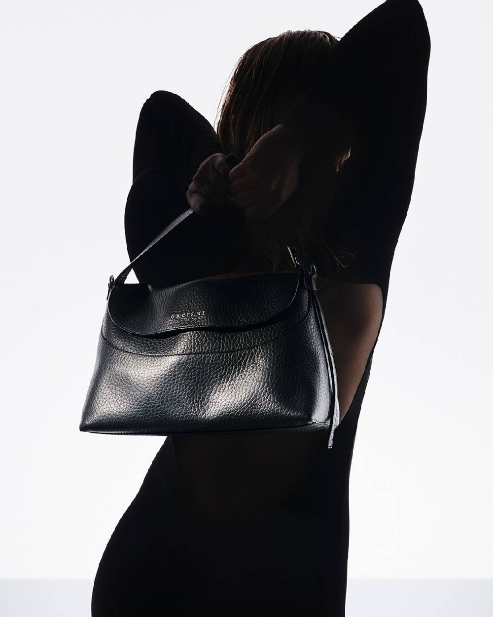 Orciani Borsa a spalla Nana Soft in pelle martellata con tracolla Saldi Di Fabbrica