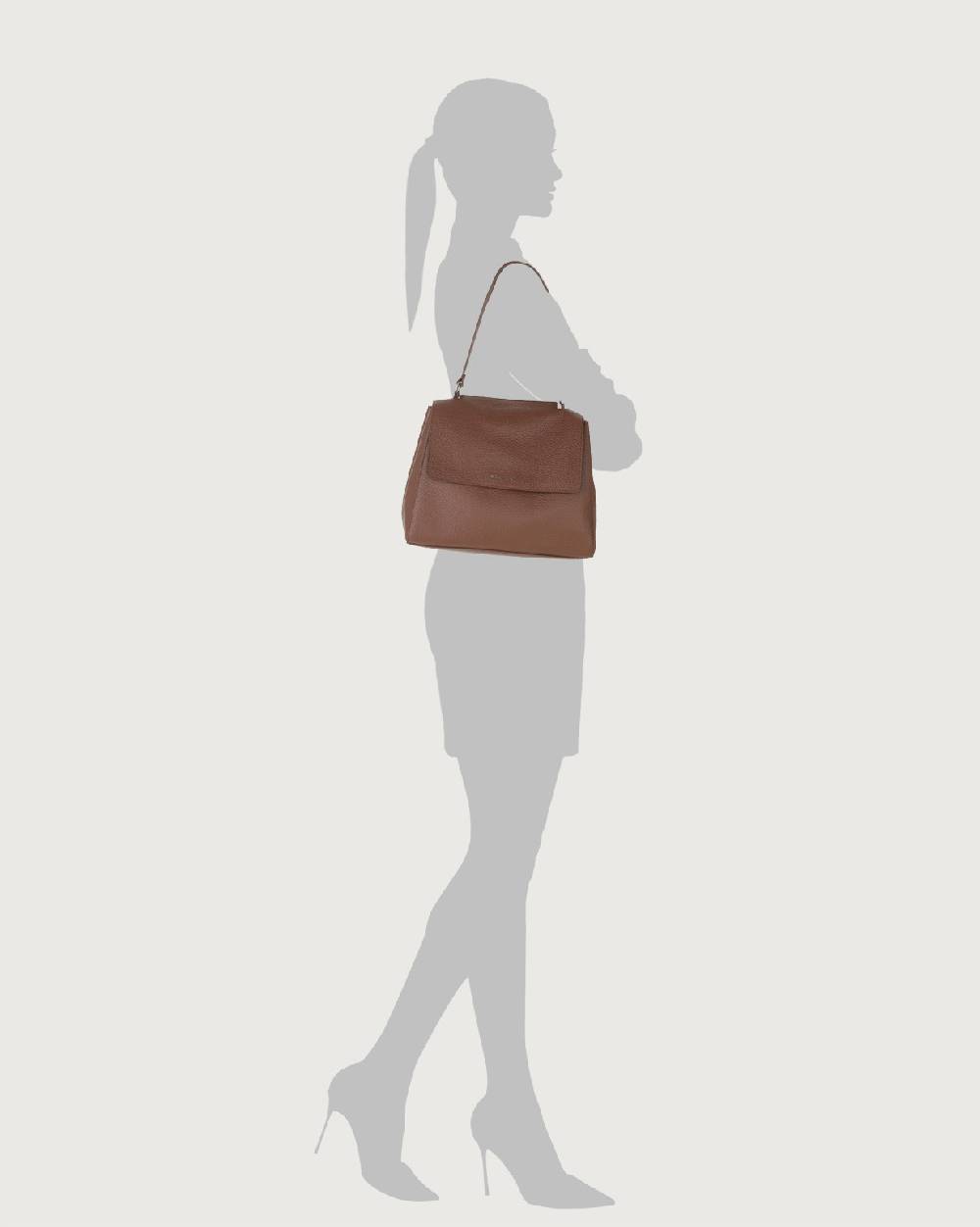 Orciani Borsa Sveva Soft Media a spalla in pelle con tracolla Limitato a 3 giorni