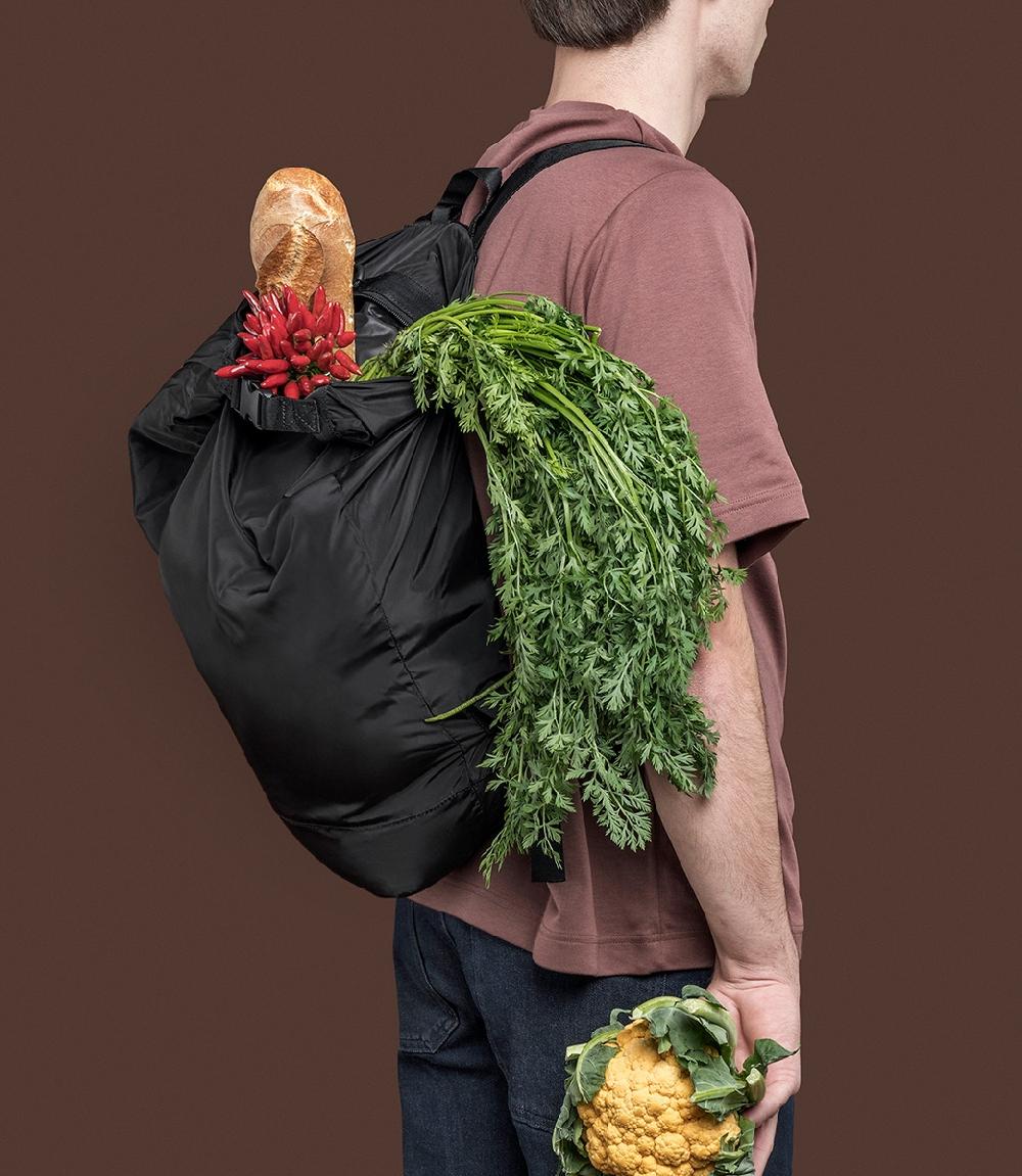 Tucano Zaino pieghevole in materiale ottenuto dalla plastica riciclata Presa