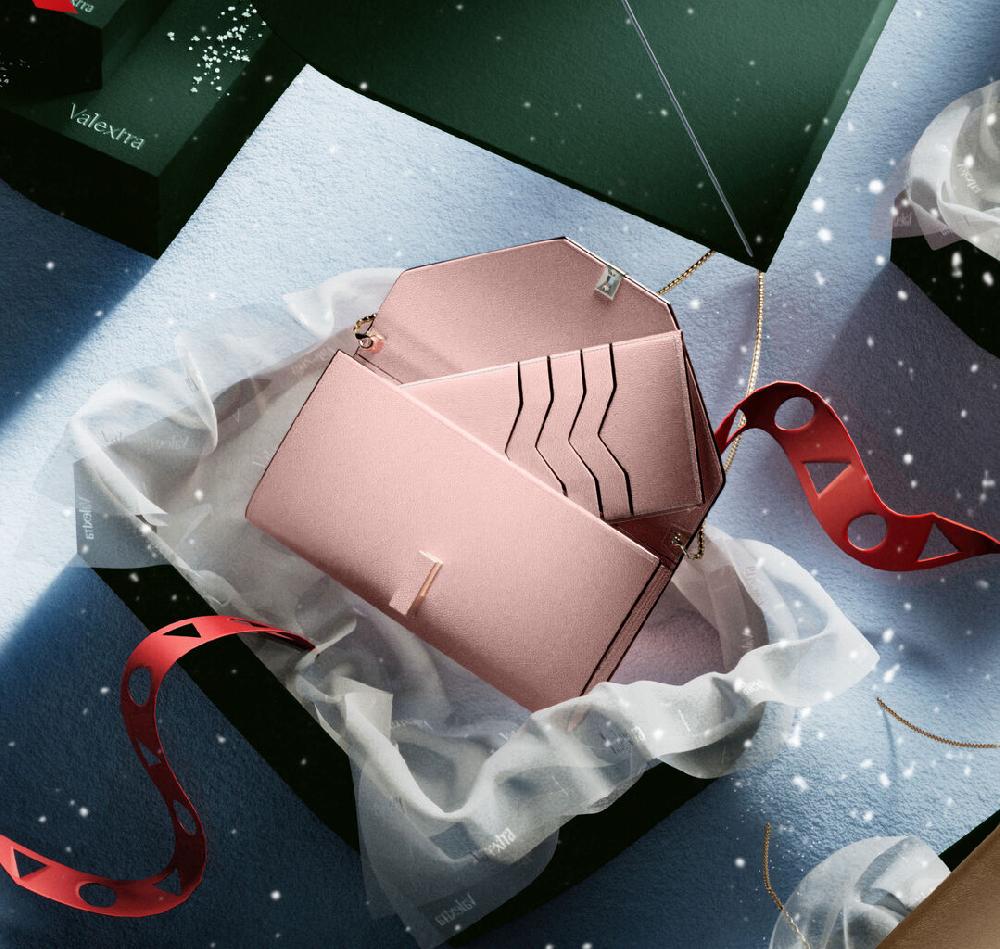 Valextra Portafoglio grande in Pelle Rosa | Valextra Iside 2025