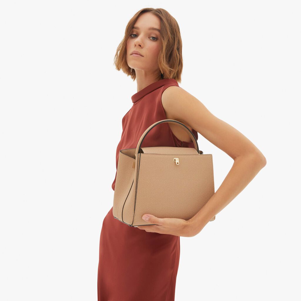 Valextra Borsetta a mano in Pelle Beige con tracolla | Valextra Brera Convenienza