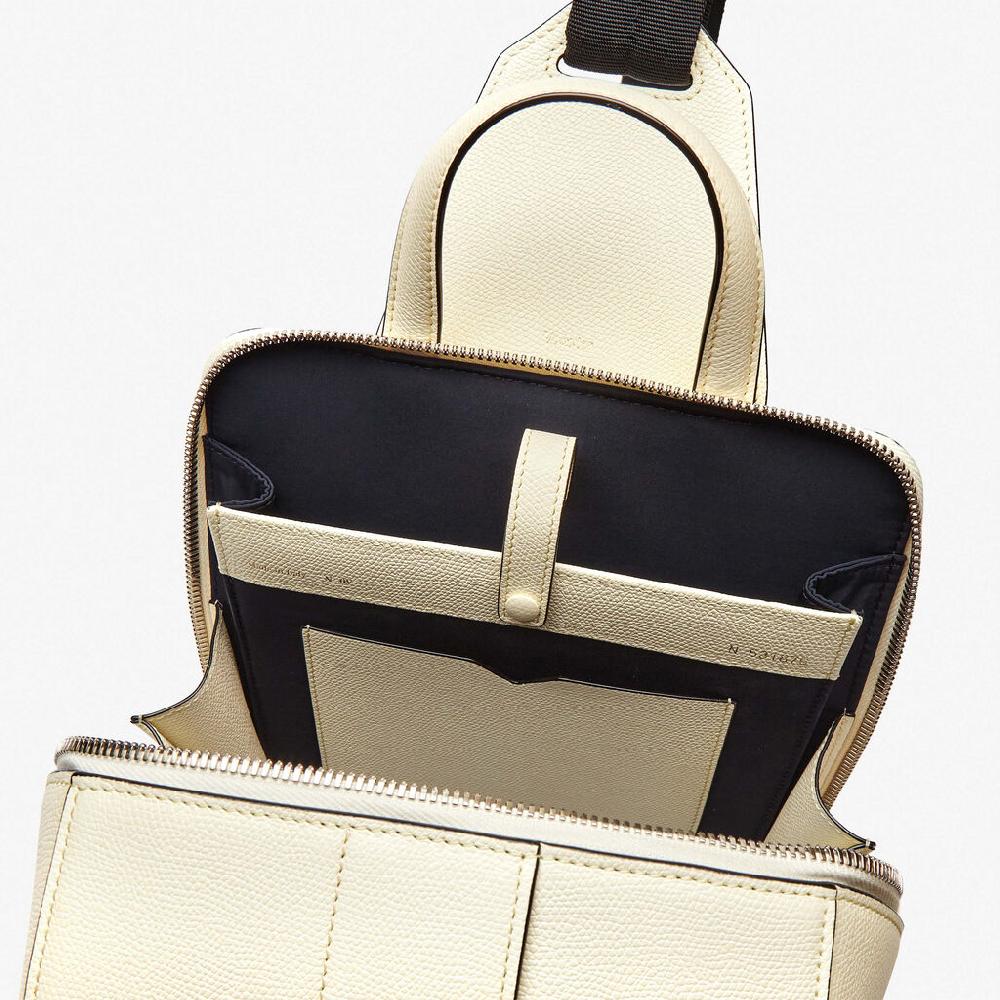 Valextra Valextra V-Line: Zaino monospalla in Pelle Bianca Negozio