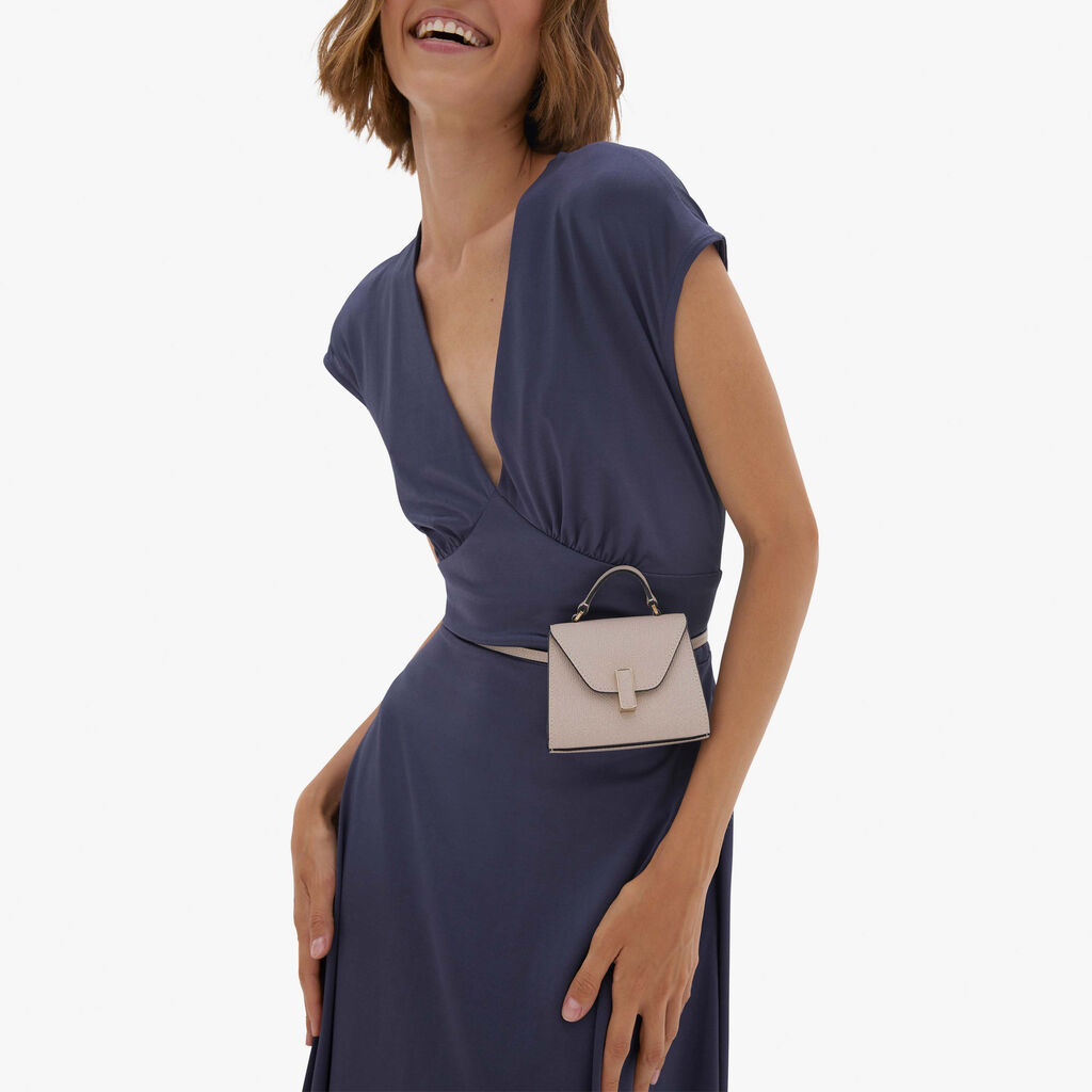 Valextra Borsa da cintura in pelle beige con tracolla | Valextra Iside Spedizione Gratuita
