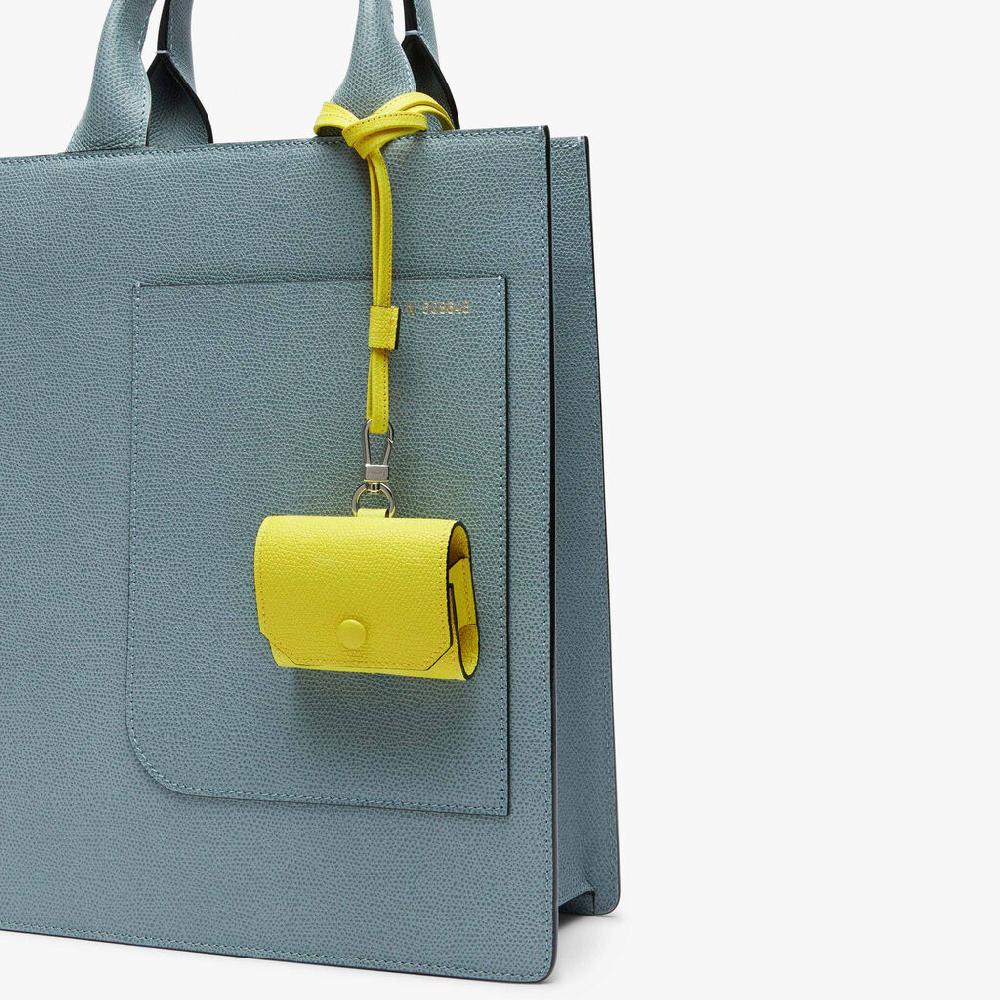 Valextra Porta Airpods Pro con Tracolla in Pelle Gialla Lime | Valextra Vendita Economica