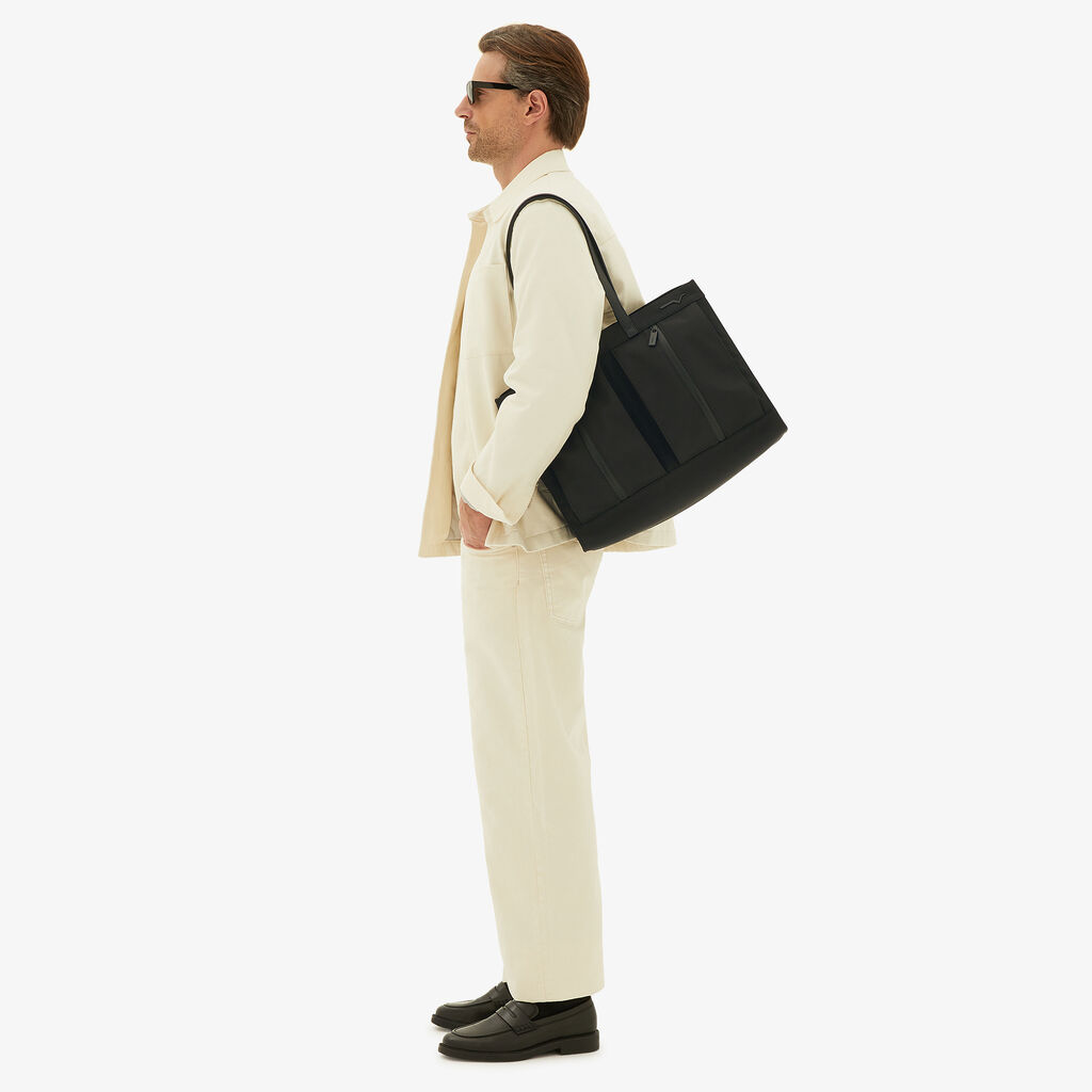 Valextra Borsa shopping in Nylon rigenerato e Pelle Nera | Valextra Saldi Di Fabbrica