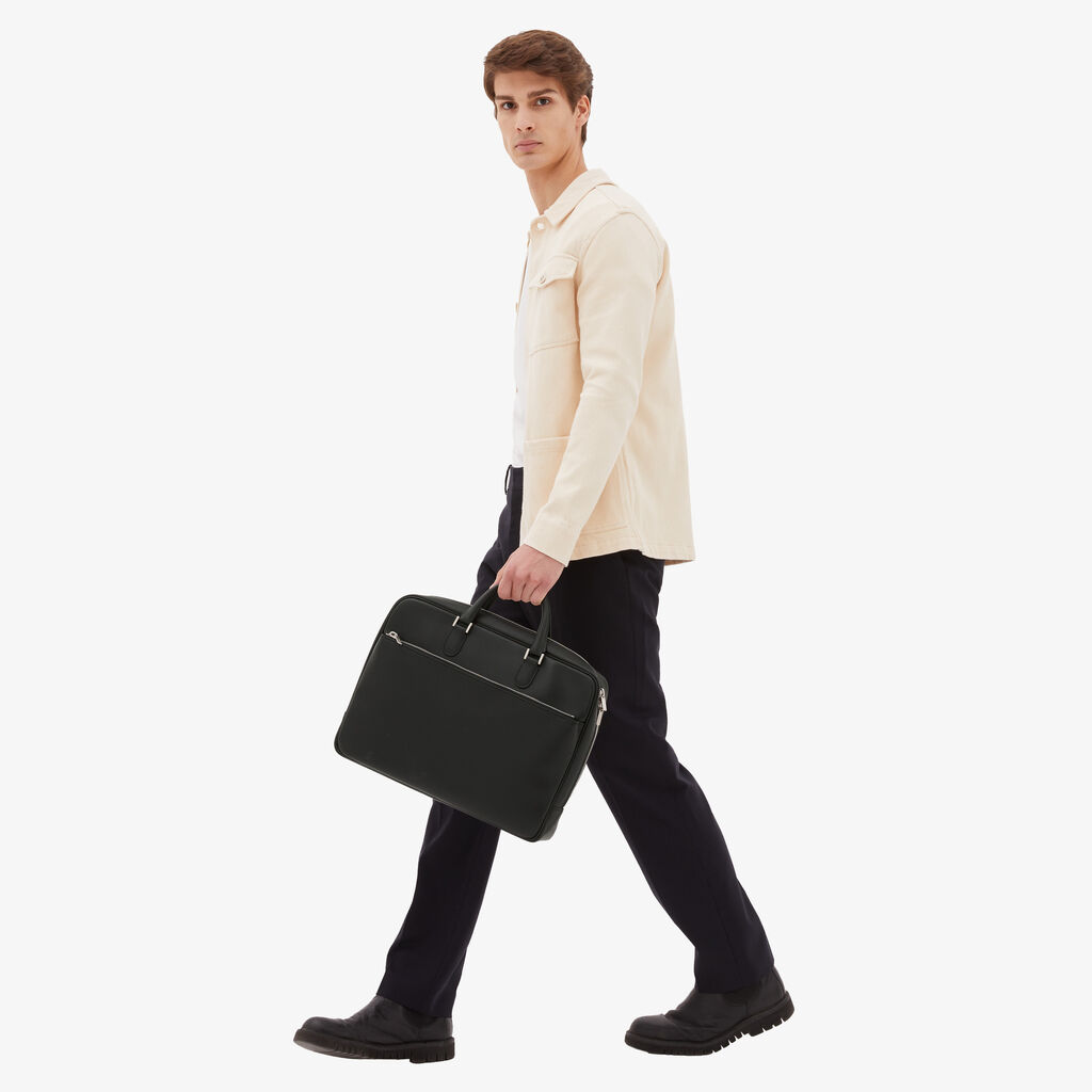 Valextra Borsa business Media in Pelle Nera | Valextra Avietta In Saldo