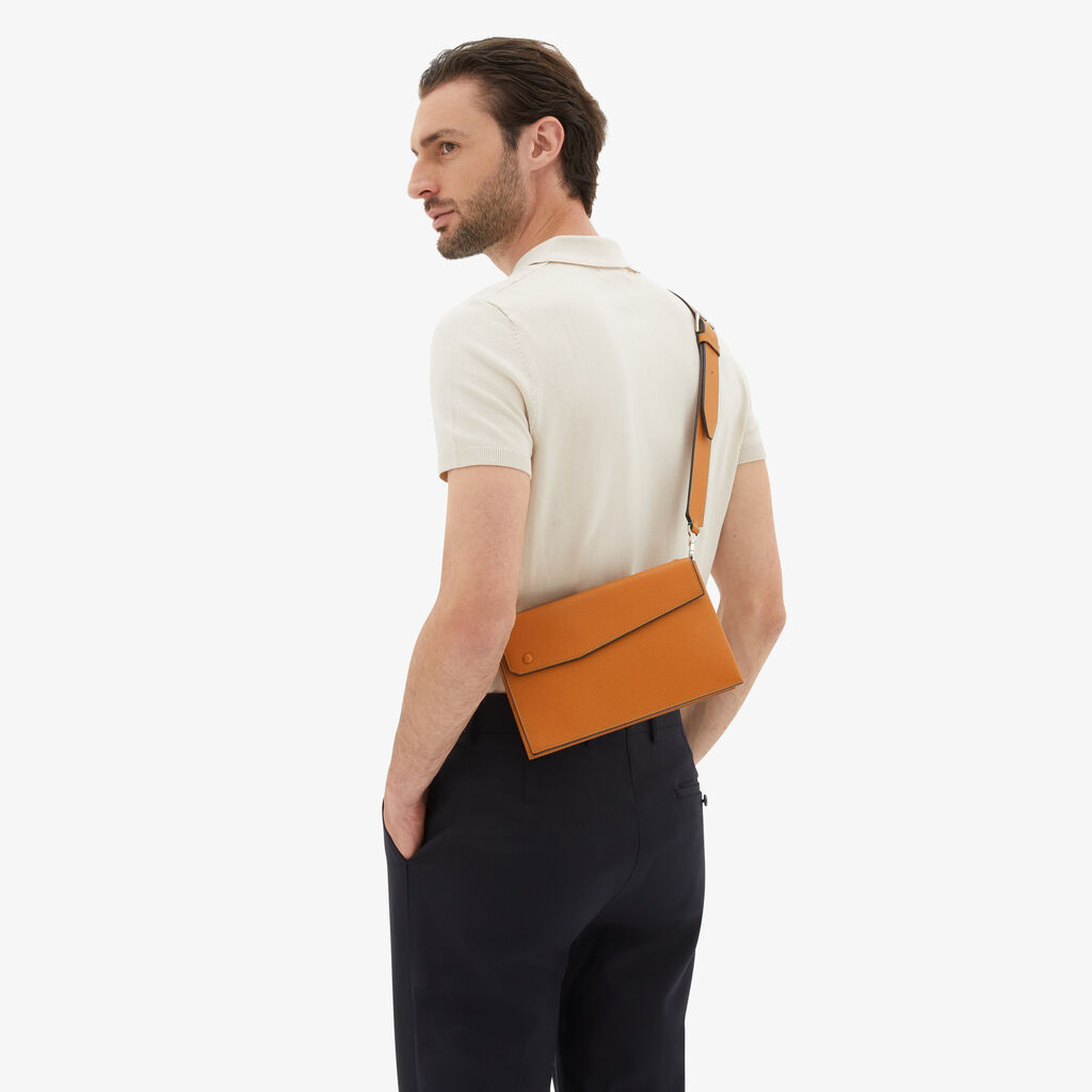 Valextra Borsa marsupio da Uomo in Pelle Marrone | Valextra Pocket 2025