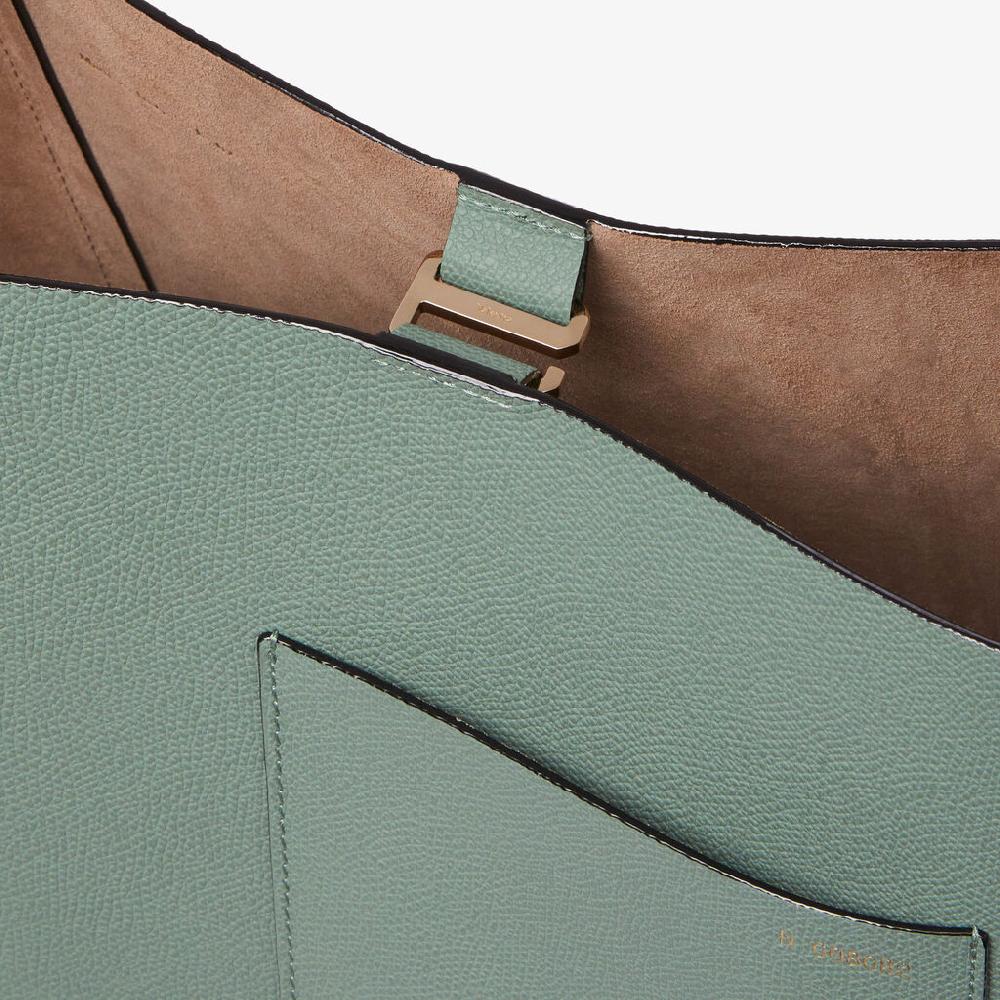 Valextra Borsa a Secchiello Soft Media | Pelle di vitello Millepunte | Verde Eucalipto | Valextra Spedizione Gratuita