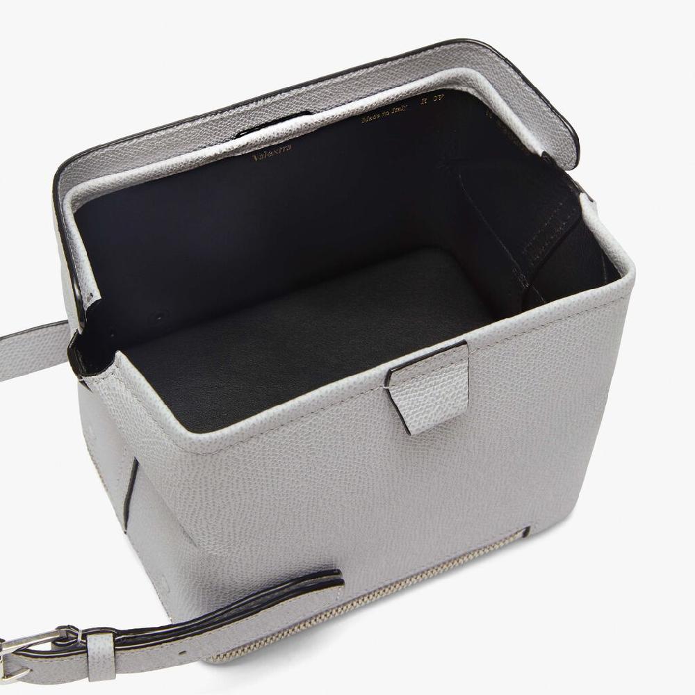 Valextra Borsa rigida a tracolla in Pelle Grigia | Valextra Tric Trac Prezzo di fabbrica