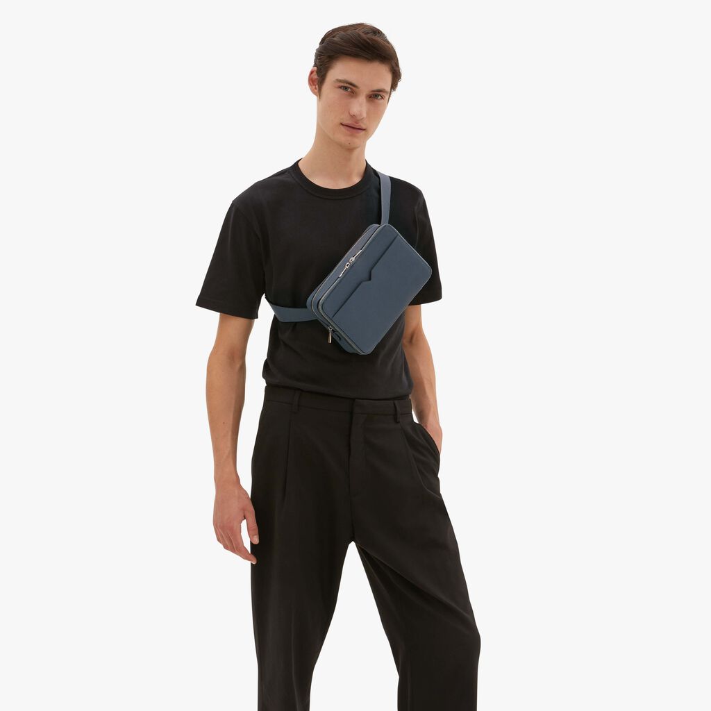 Valextra Borsa a tracolla da Uomo in Pelle Grigia | Valextra V-Line Latest fashion