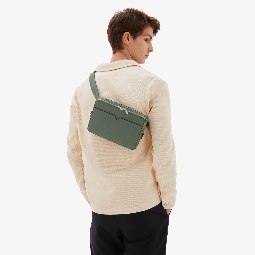 Valextra Bum bag da Uomo in Pelle Verde di Lusso | Valextra V-Line Online Outlet