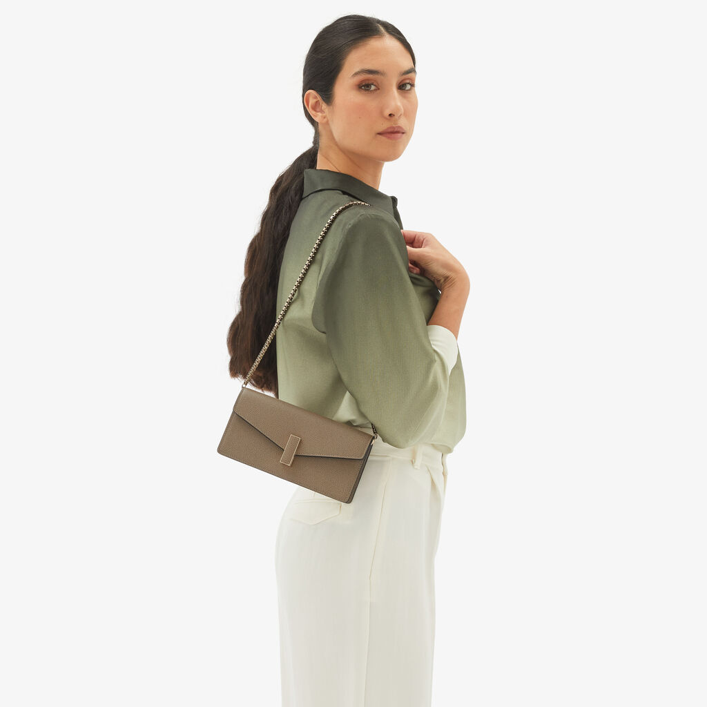 Valextra Clutch da Donna in Pelle Marrone di Lusso | Valextra Iside Vendite stagionali