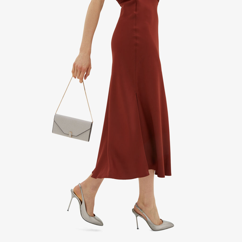 Valextra Portafoglio grande in Pelle Grigio chiaro | Valextra Iside Latest fashion