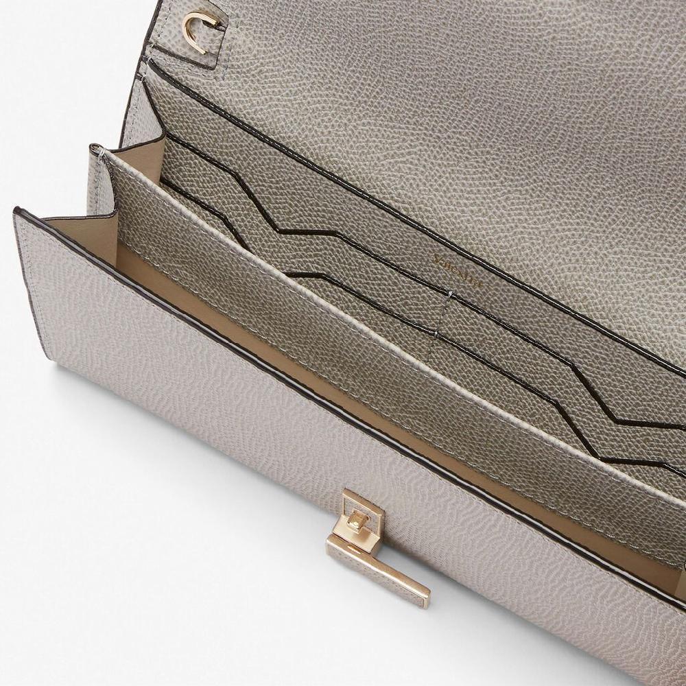 Valextra Portafoglio grande in Pelle Grigio chiaro | Valextra Iside Latest fashion