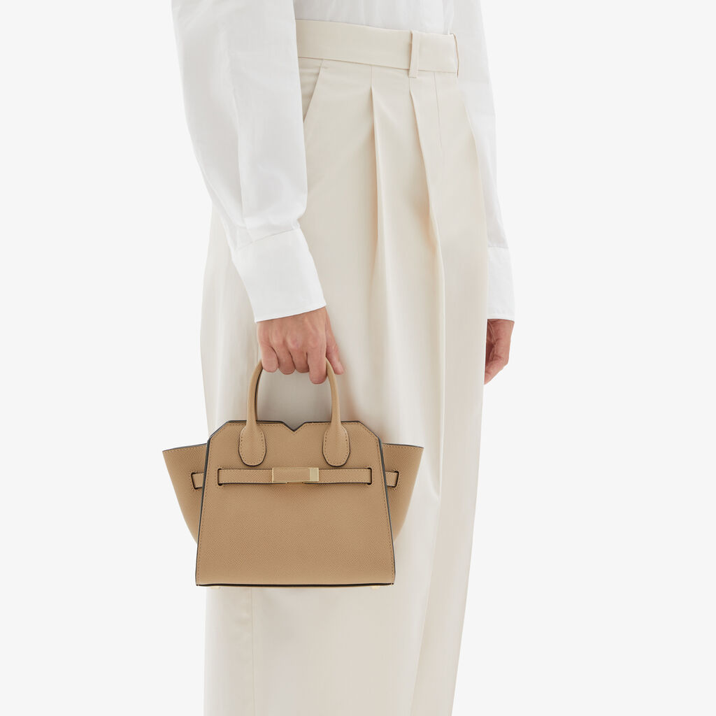 Valextra Borsa a Tracolla Milano Micro | Pelle di vitello Millepunte Soft | Beige Cashmere | Valextra Vendite Flash