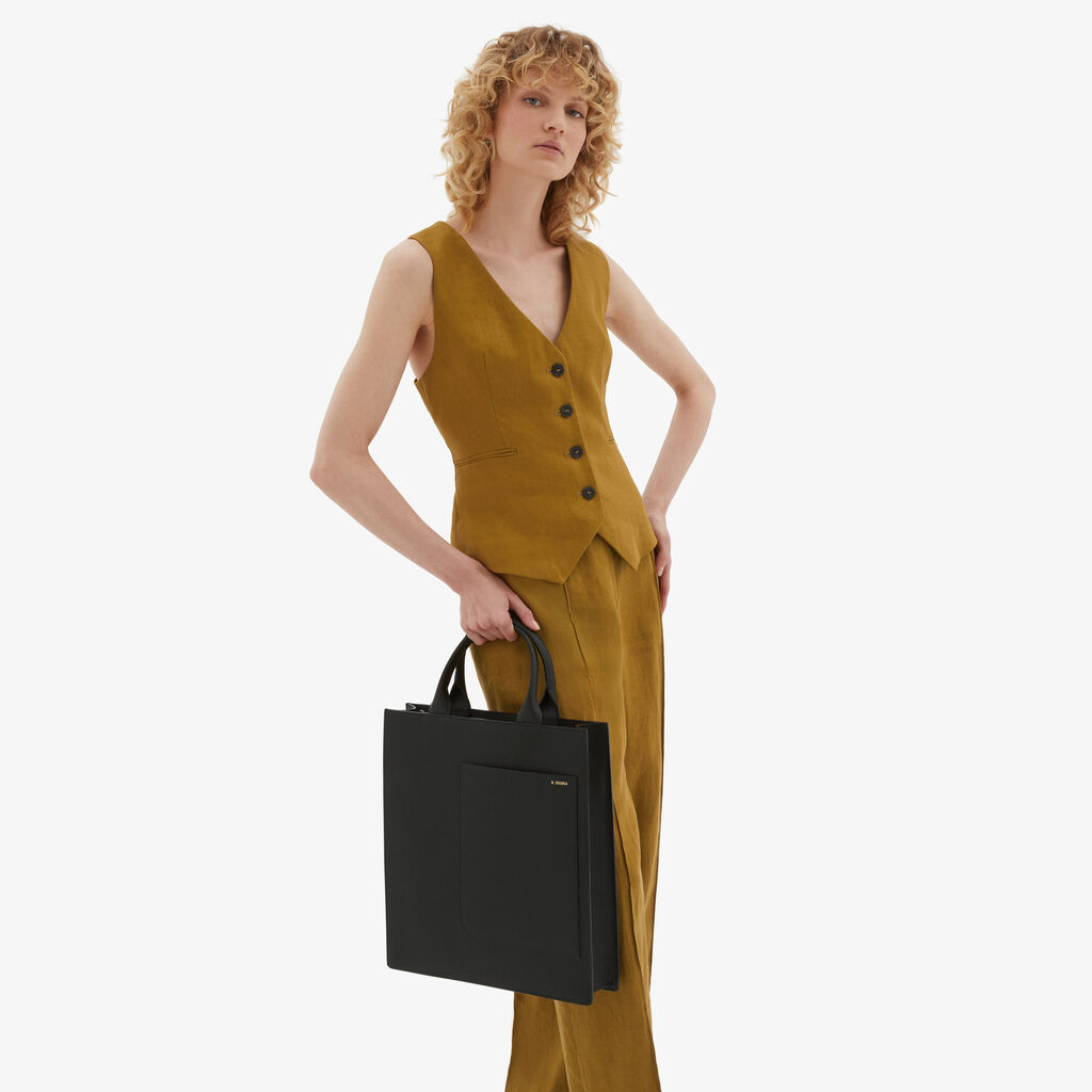 Valextra Borsetta da Donna Media in Pelle di Lusso Nera | Valextra Boxy Duty-free